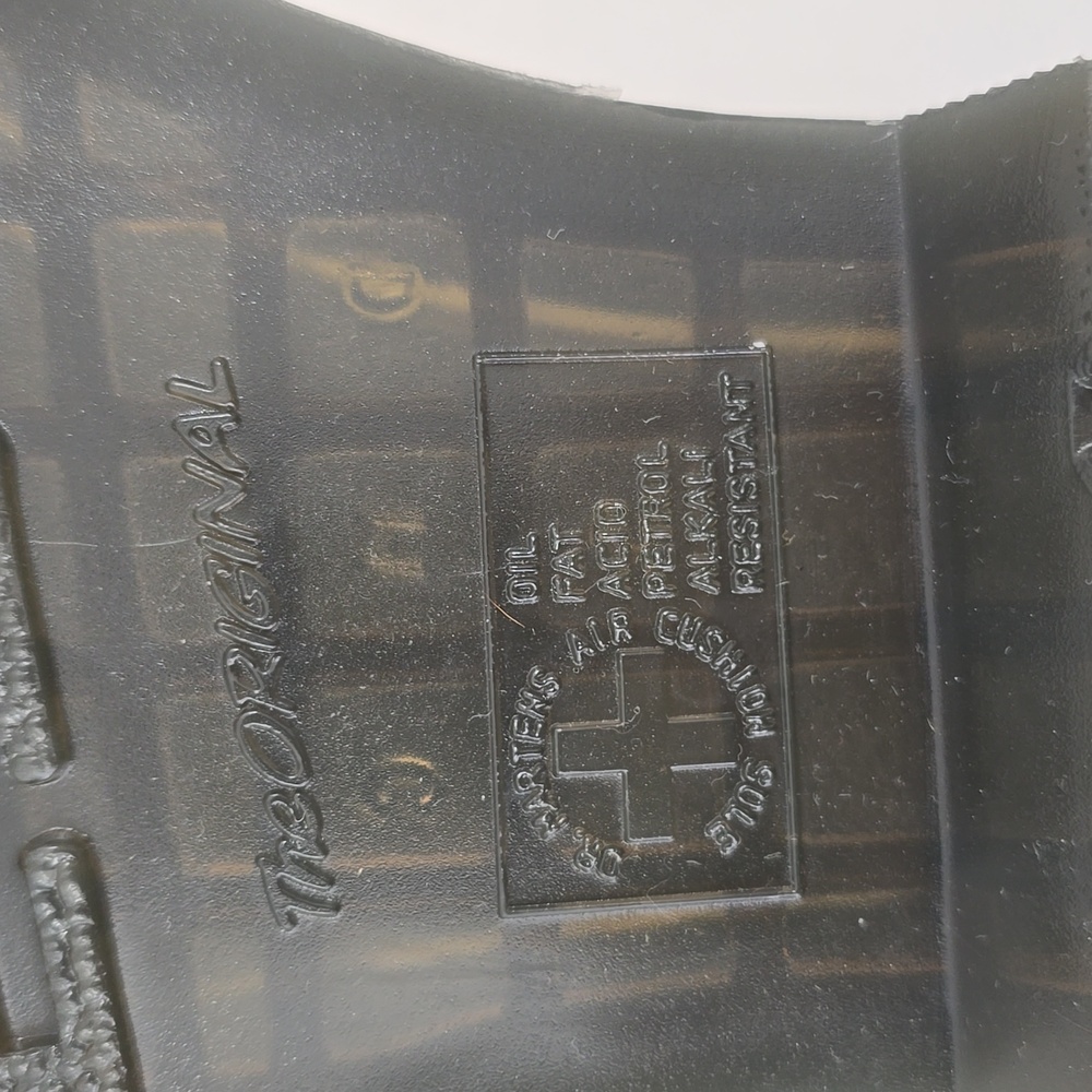 NWT Dr Martens Vegan 2976 Chelsea Boots - Picture 10 of 14